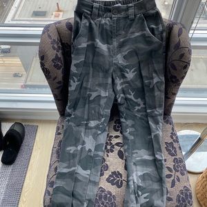 Tna High waisted camo pant